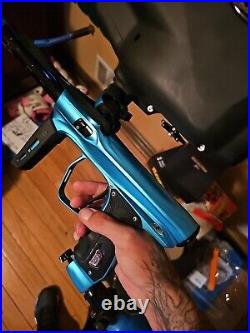 Sp Shocker XLS Paintball Gun With Hopper And 2 Tanks